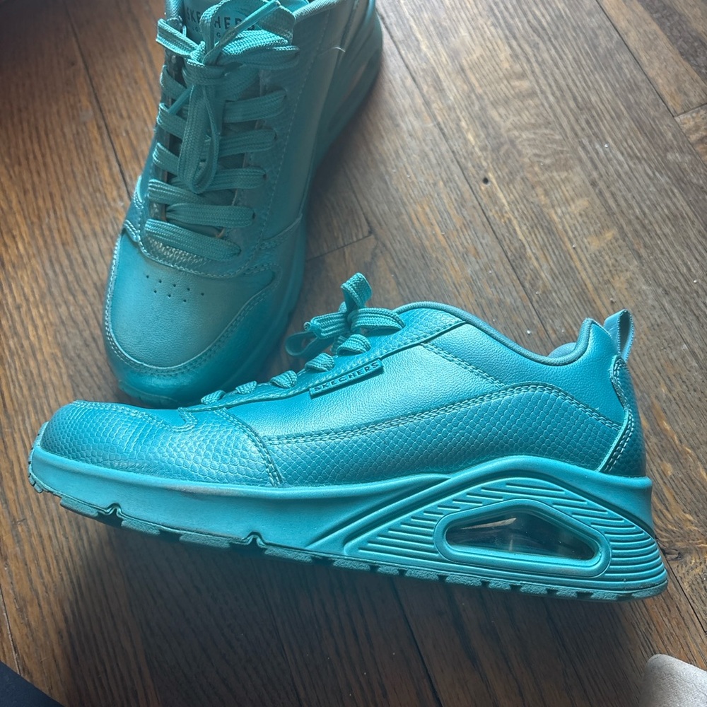 Skechers